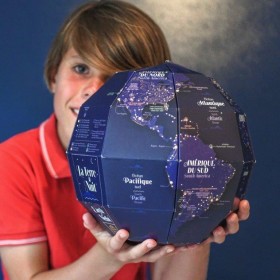 Poppik mon globe terrestre à construire phosphorescent - Poppik