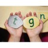 Yellow Door Lot de 26 Galets Alphabets Scripts 60 mm - Yellow Door